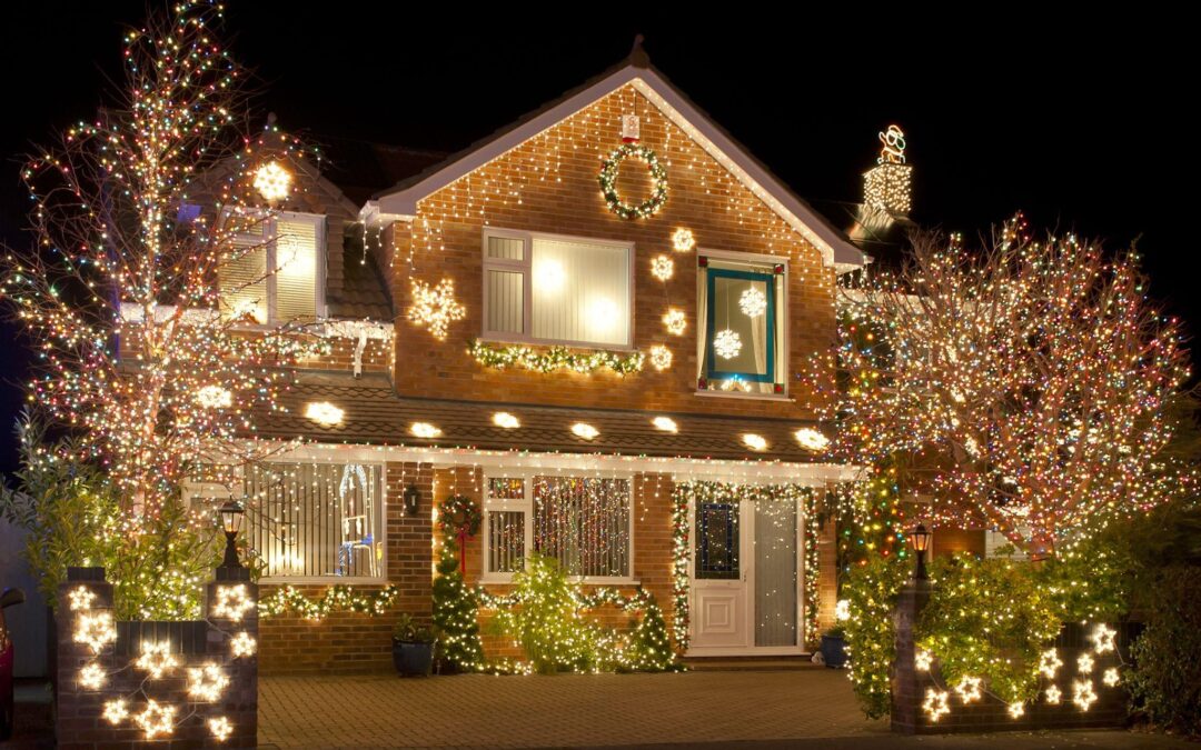 Ho Ho Holiday Yards – Our Favorite Looks For The Holiday Season!