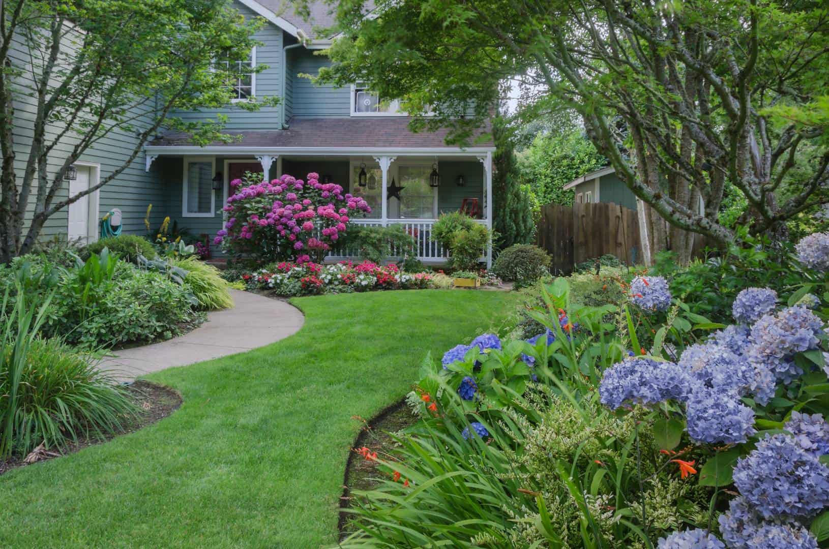 Pennsylvania landscaping company for lawn care and mulch in Souderton